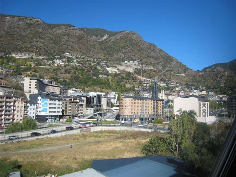 Hotel Pitiusa Andorra la Vella Luaran gambar