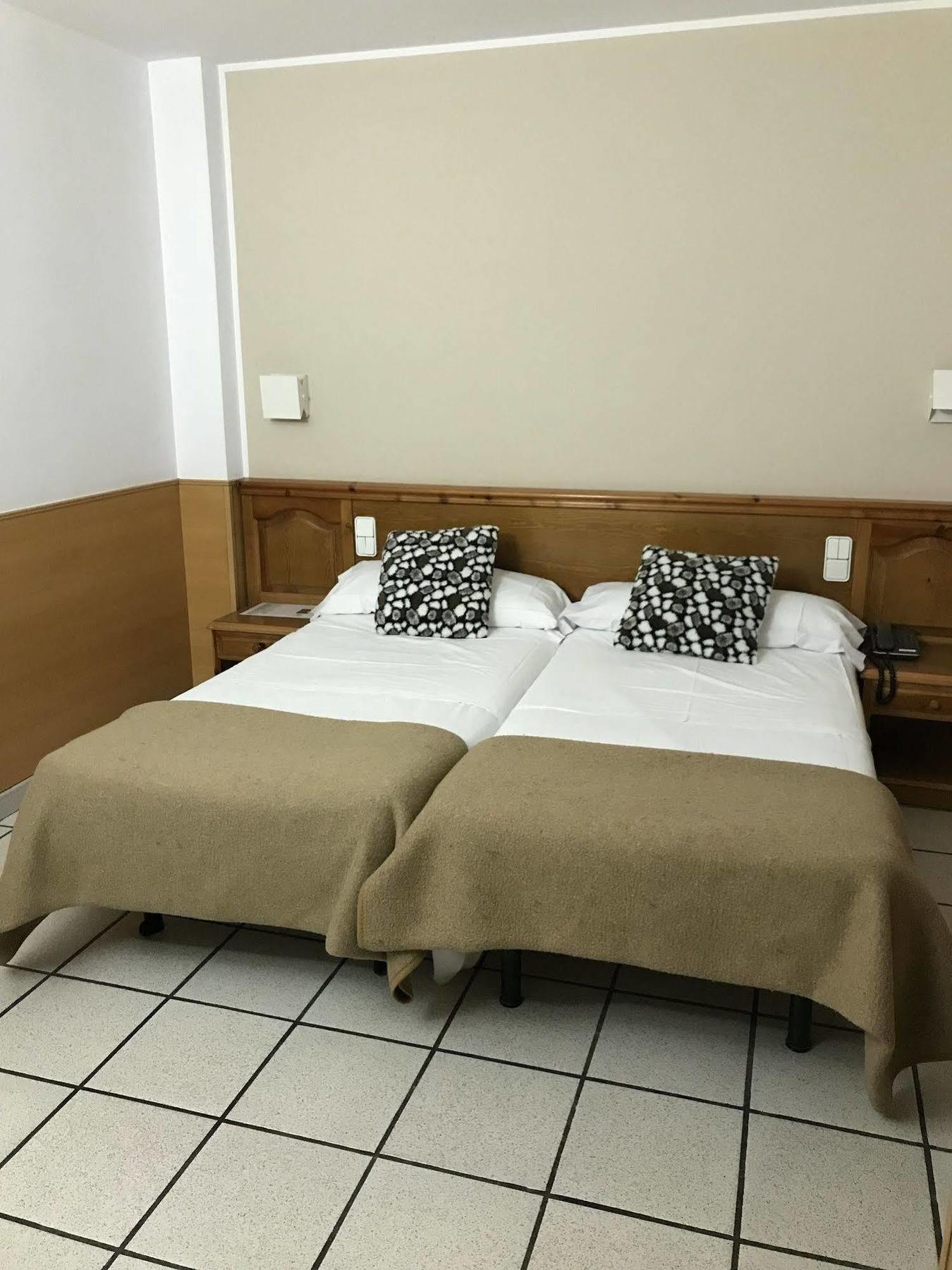 Hotel Pitiusa Andorra la Vella Luaran gambar